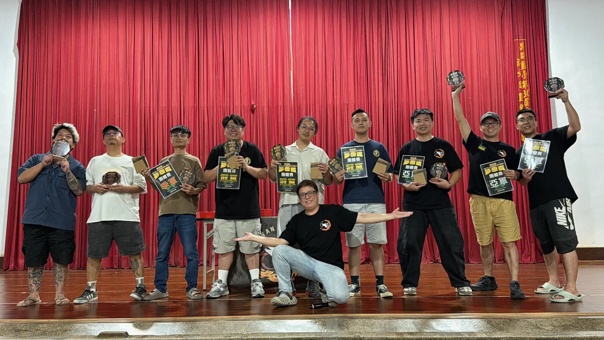 夢想盃第四屆前三名隊伍舞台合影